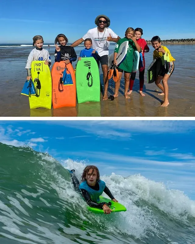 Derek Crater en action avec un groupe d'enfants bodyboarders à Capbreton