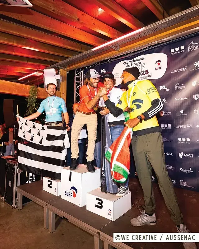 Compétiteurs Santocha sur le podium